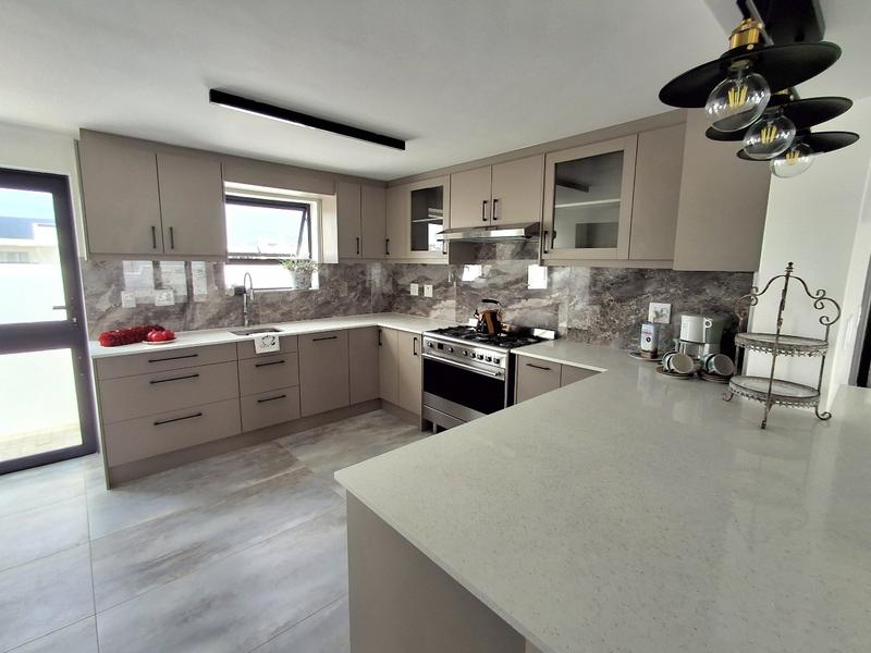 3 Bedroom Property for Sale in Britannia Bay Western Cape